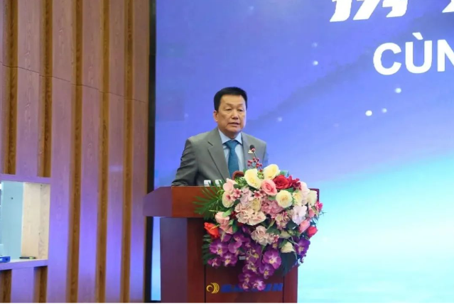 越南TBR優秀經銷商代表鄧文良也分享了他與賽輪集團的成功合作歷程，強調了賽輪集團的信任與尊重文化在雙方合作中的重要性。他表示，未來將繼續與賽輪同行，共創更加美好的未來。